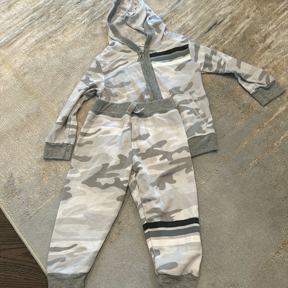 Cozii 18-24 month matching pant and zip up.  Grey camo